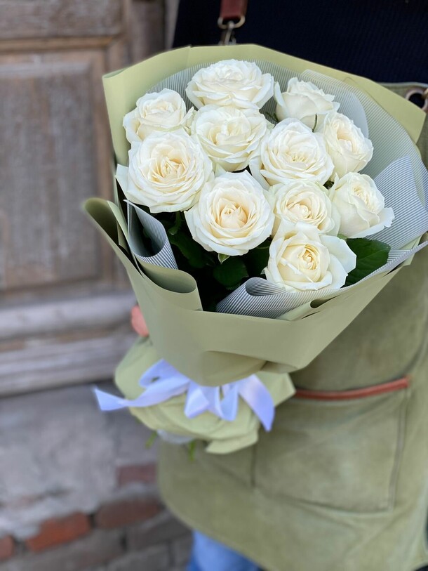 Букет роз, артикул F1092309 - 3700 рублей, доставка по городу. Flawery - доставка цветов