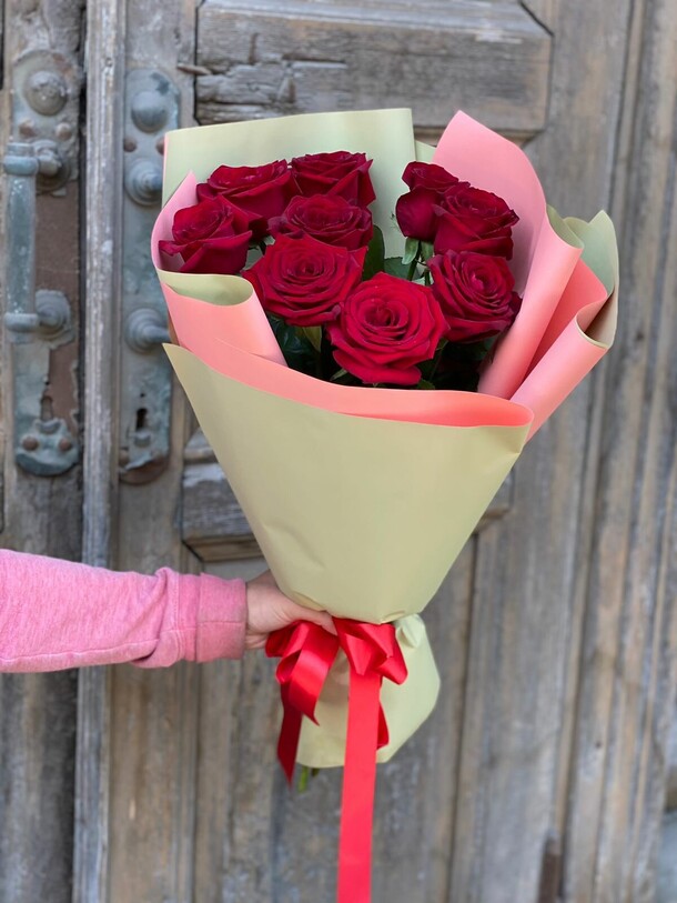 Букет роз, артикул F1092327 - 3370 рублей, доставка по городу. Flawery - доставка цветов