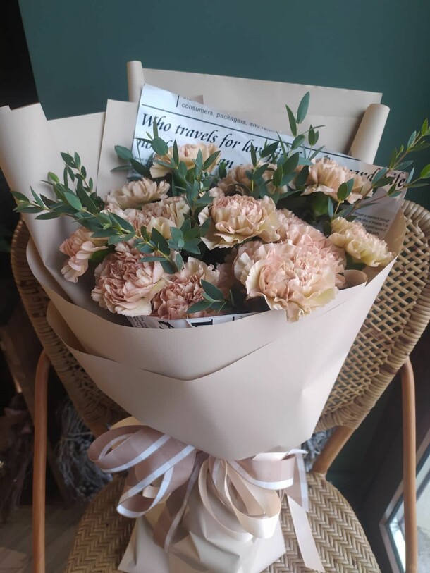 Пудровая гвоздика, артикул F1095078 - 3800 рублей, доставка по городу. Flawery - доставка цветов