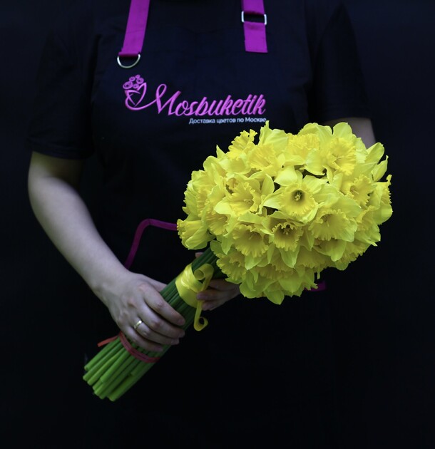 Букет из 51 нарциссы 🌼 весна🥰😍💐, артикул F1182506 - 6100 рублей, доставка по городу. Flawery - доставка цветов