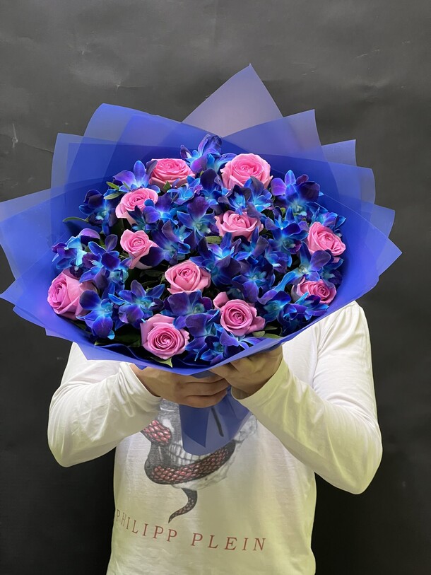 Авторский букет «космический корабль», артикул F1273358 - 5500 рублей, доставка по городу. Flawery - доставка цветов