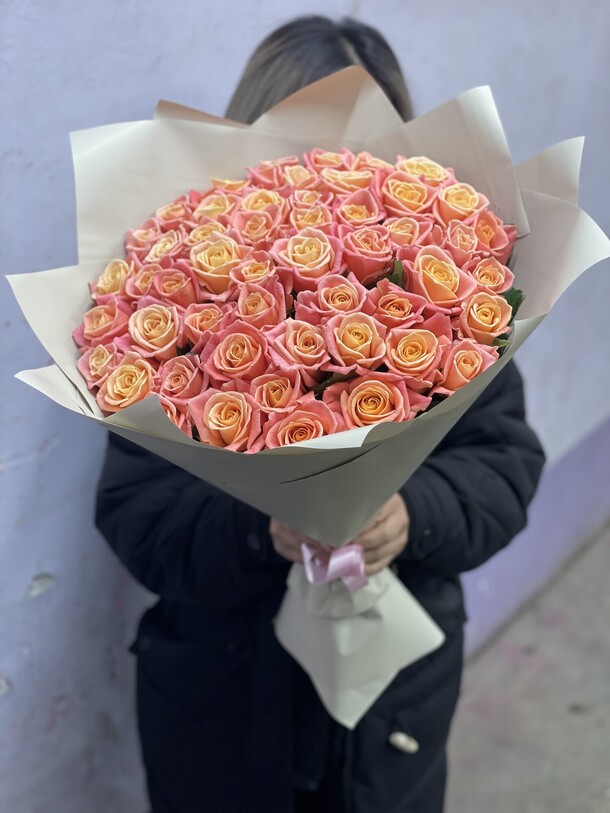 Букет из 51 розы мисс пигги 🥰😍💐🚀, артикул F13722 - 11500 рублей, доставка по городу. Flawery - доставка цветов