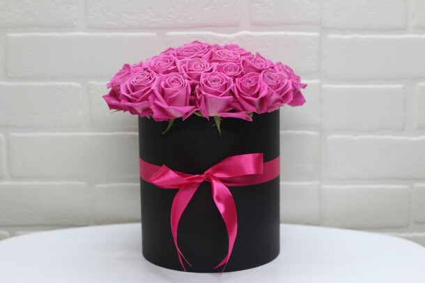 29 розовых роз в коробке, артикул F13723 - 7000 рублей, доставка по городу. Flawery - доставка цветов