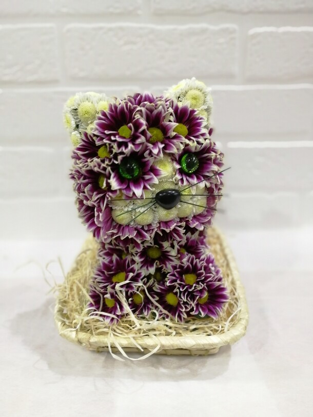 Игрушка из живых цветов, артикул F22195 - 32154 рублей, доставка по городу. Flawery - доставка цветов