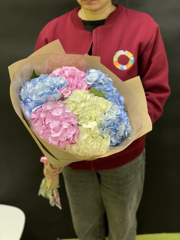 Букет из 7 гортензии 😻😍, артикул F22364 - 5100 рублей, доставка по городу. Flawery - доставка цветов