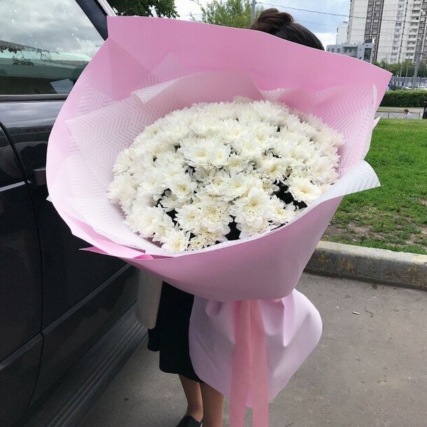 Букет гигант из хризантемы, артикул F22695 - 9700 рублей, доставка по городу. Flawery - доставка цветов