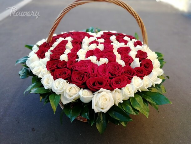 101 роза в корзина сердца с надписью, артикул F23737 - 28500 рублей, доставка по городу. Flawery - доставка цветов