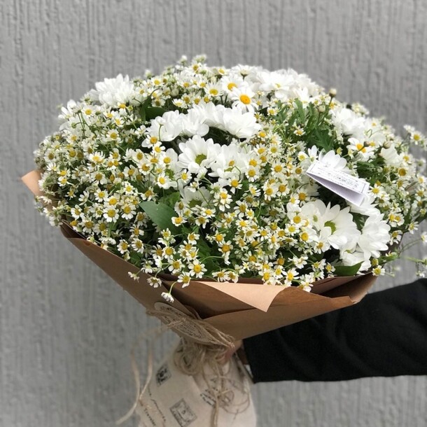 Букет из ромашек, артикул F26839 - 8000 рублей, доставка по городу. Flawery - доставка цветов