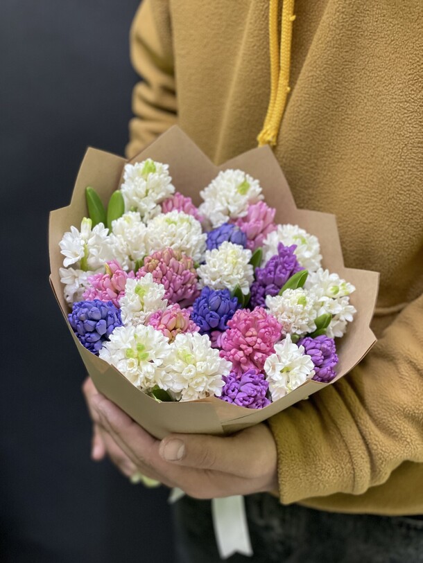 Букет из 25 гиацинтов 🥰🥰🥰, артикул F1237730 - 6300 рублей, доставка по городу. Flawery - доставка цветов