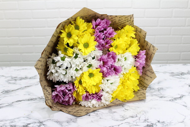 Букет из 15 хризантем, артикул F22711 - 6100 рублей, доставка по городу. Flawery - доставка цветов