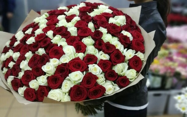 Букет из 201 микс роз, артикул F23393 - 40500 рублей, доставка по городу. Flawery - доставка цветов