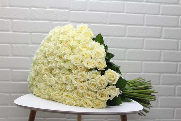 101 роза из цветочного мира, артикул F23428 - 19000 рублей, доставка по городу. Flawery - доставка цветов