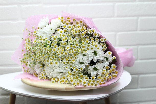 Микс букет из ромашек и хризантем!, артикул F25497 - 9300 рублей, доставка по городу. Flawery - доставка цветов