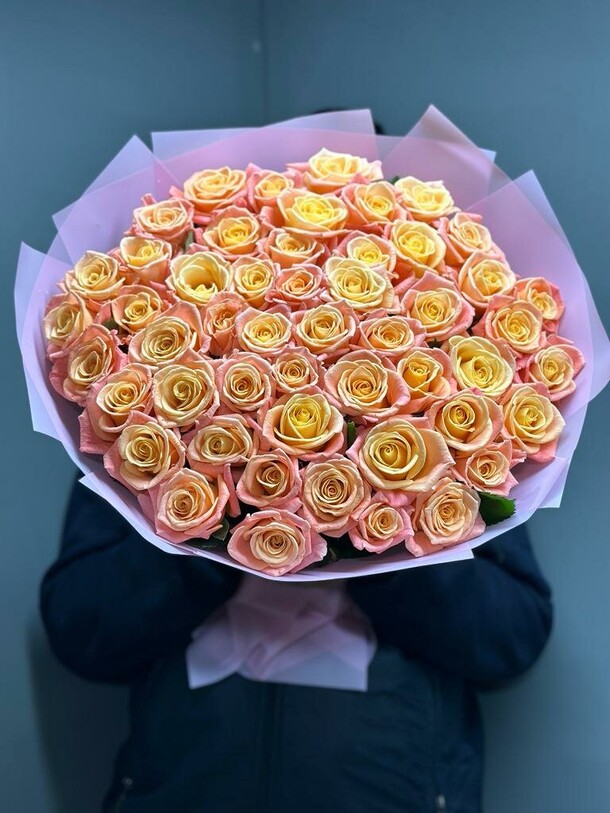 Букет «кувшинки моне» из 51 розы, артикул F59406 - 11500 рублей, доставка по городу. Flawery - доставка цветов