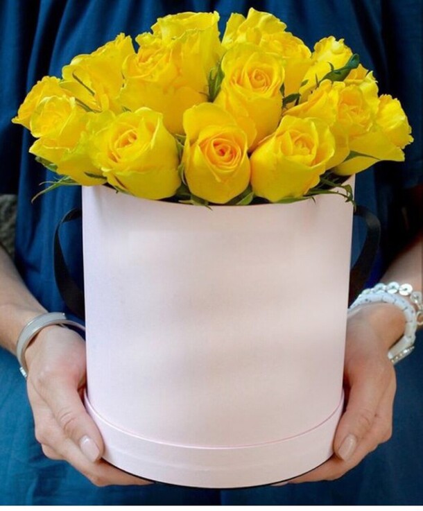 Букет в коробке, артикул F1094324 - 2856 рублей, доставка по городу. Flawery - доставка цветов