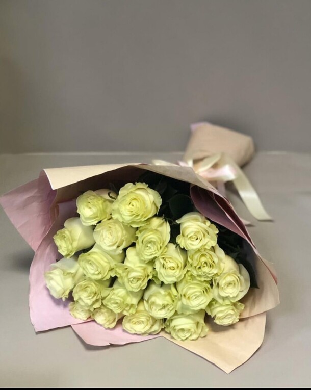 Букет из 21 розы, артикул F1094331 - 8961 рублей, доставка по городу. Flawery - доставка цветов