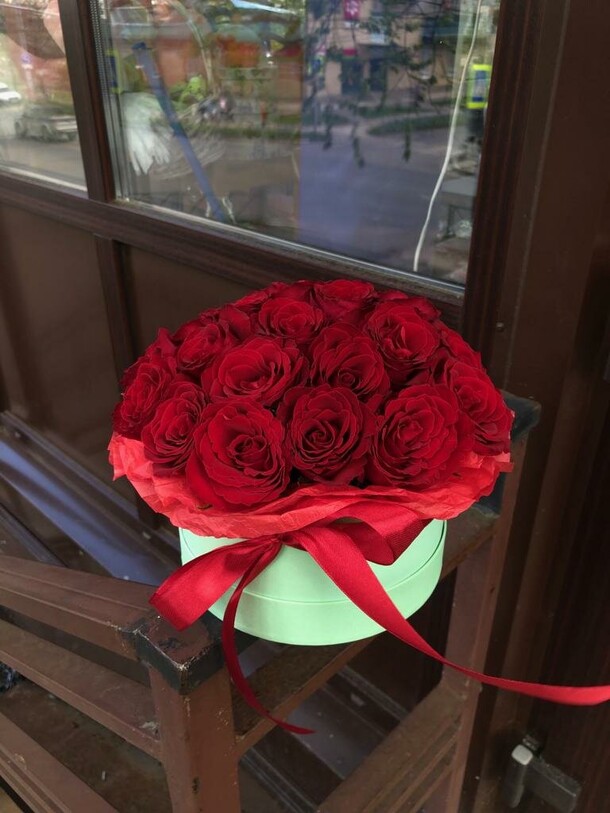 Розы в коробке, артикул F1121620 - 4800 рублей, доставка по городу. Flawery - доставка цветов