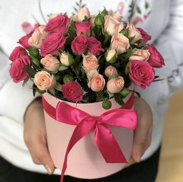 Композиция с кустовыми розами, артикул F1174575 - 3036 рублей, доставка по городу. Flawery - доставка цветов