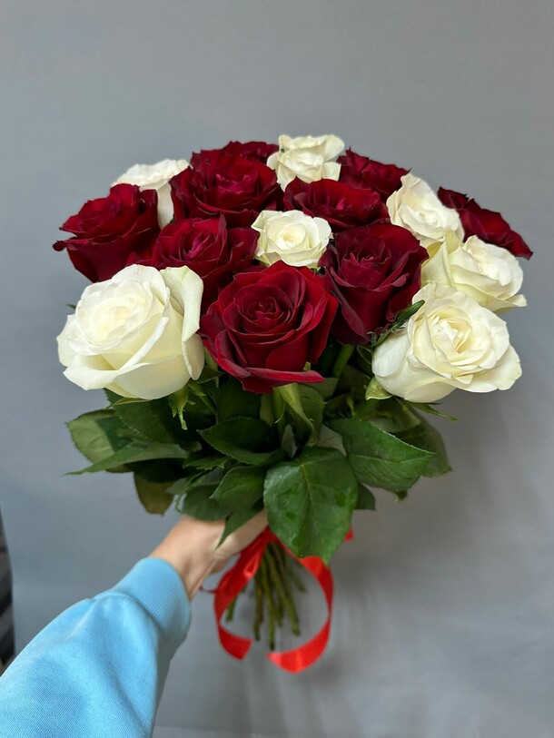 Букет из 17 роз, артикул F1249531 - 2914 рублей, доставка по городу. Flawery - доставка цветов