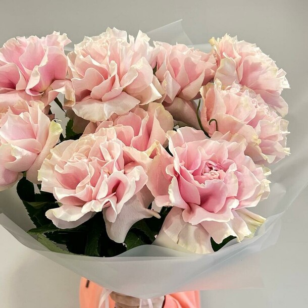 Букет из французских роз, артикул F1300776 - 5842 рублей, доставка по городу. Flawery - доставка цветов