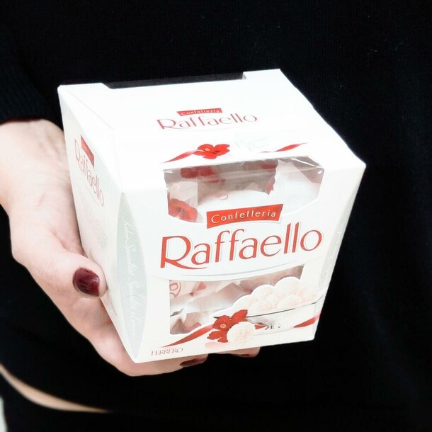 Конфеты raffaello, артикул F1180989 - 600 рублей, доставка по городу. Flawery - доставка цветов