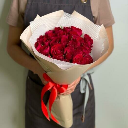 25 рубиновых роз, артикул F1196083 - 3799 рублей, доставка по городу. Flawery - доставка цветов