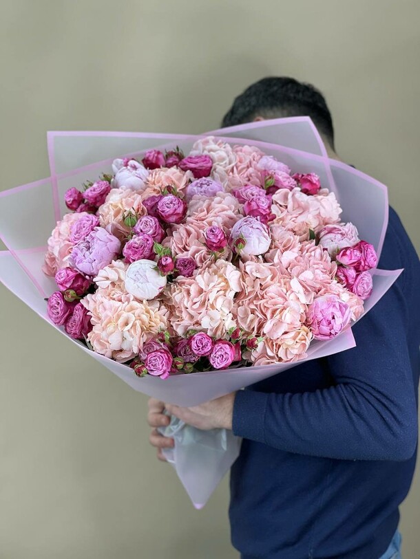 Авторский букет, артикул F1131854 - 26984 рублей, доставка по городу. Flawery - доставка цветов