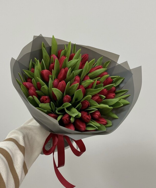 Тюльпаны, артикул F1249390 - 10900 рублей, доставка по городу. Flawery - доставка цветов