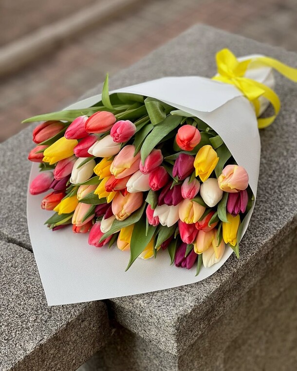 Тюльпаны микс, артикул F1392785 - 10790 рублей, доставка по городу. Flawery - доставка цветов