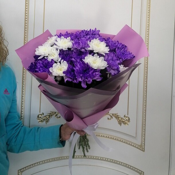 Букет кустовых хризантем, артикул F1123136 - 5390 рублей, доставка по городу. Flawery - доставка цветов