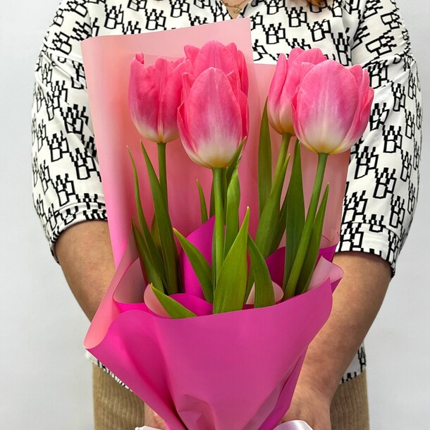 Букет розовых тюльпанов, артикул F1175426 - 2750 рублей, доставка по городу. Flawery - доставка цветов