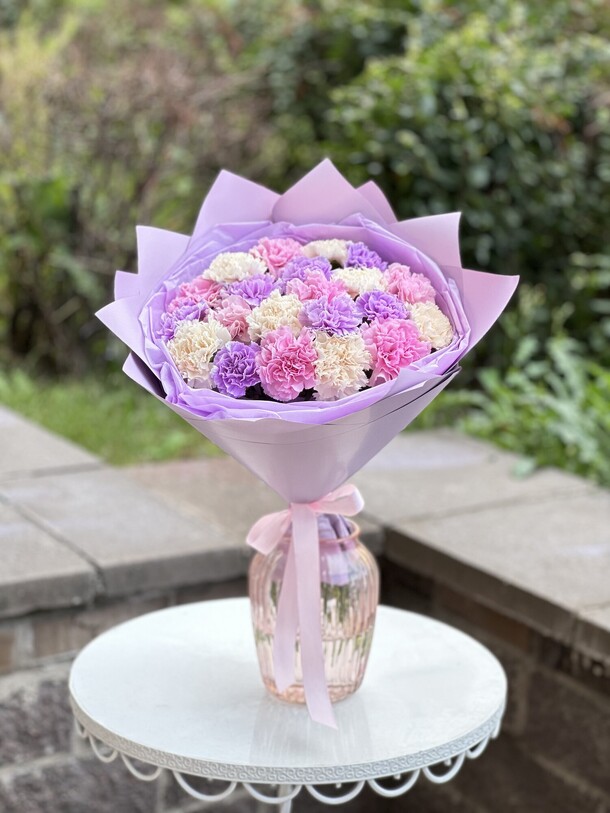 Микс из нежных гвоздик, артикул F1115385 - 5550 рублей, доставка по городу. Flawery - доставка цветов