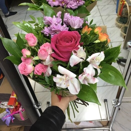 Букет "комплимент", артикул F27270 - 3500 рублей, доставка по городу. Flawery - доставка цветов