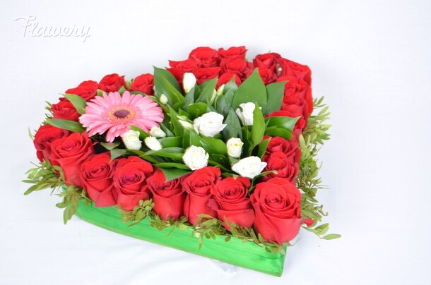 Композиция "сердце"  №1, артикул F27312 - 16500 рублей, доставка по городу. Flawery - доставка цветов