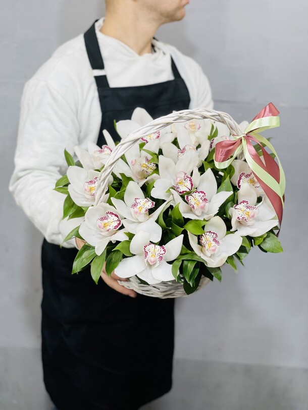 Корзинка орхидей, артикул F1073432 - 9075 рублей, доставка по городу. Flawery - доставка цветов