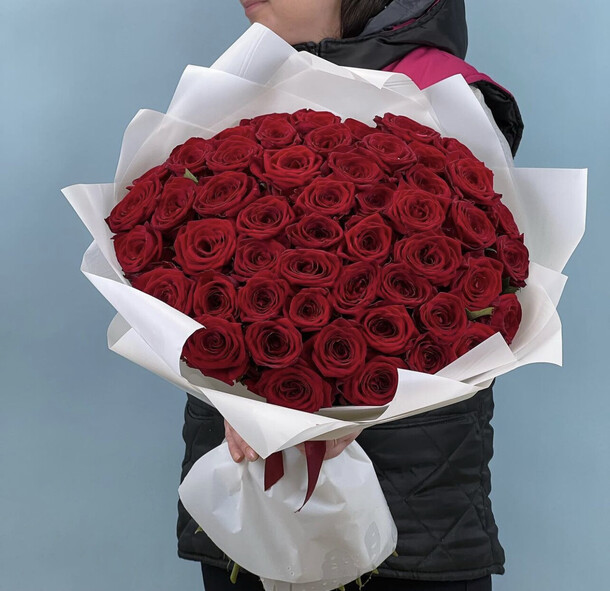 Букет из 51 розы ред наоми, артикул F1097503 - 7700 рублей, доставка по городу. Flawery - доставка цветов