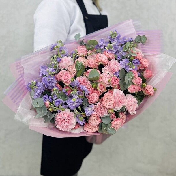 Маттиола. Пионовидными розы. Диантусы., артикул F1303870 - 7150 рублей, доставка по городу. Flawery - доставка цветов