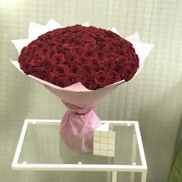 101 роза в букете, артикул F40023 - 14850 рублей, доставка по городу. Flawery - доставка цветов