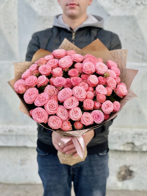 Пионовидные розы бомбастик, артикул F1080623 - 8500 рублей, доставка по городу. Flawery - доставка цветов