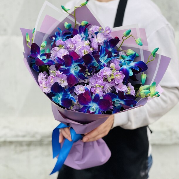 Орхидея. Маттиола. Авторский букет., артикул F1165871 - 3990 рублей, доставка по городу. Flawery - доставка цветов