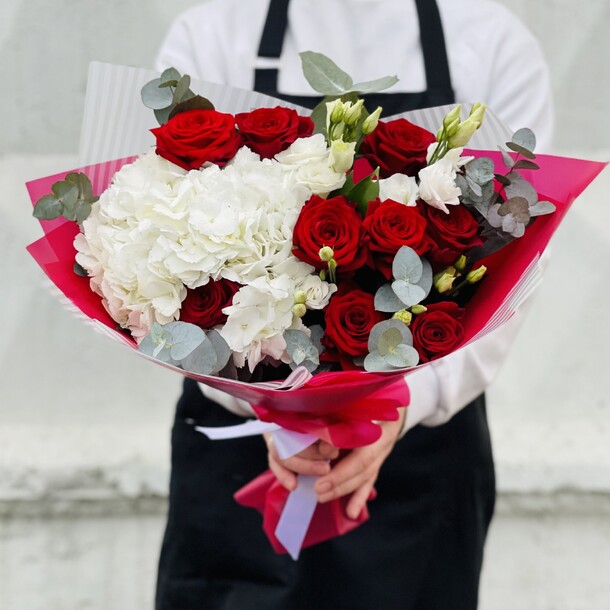 Роза. Эустома. Гортензия. Авторский букет., артикул F1165873 - 4500 рублей, доставка по городу. Flawery - доставка цветов