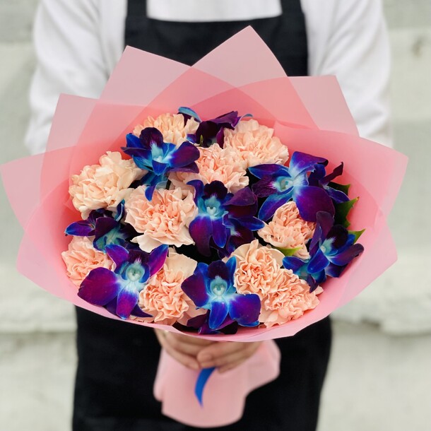 Орхидеи. Диантус. Авторский букет., артикул F1165877 - 3500 рублей, доставка по городу. Flawery - доставка цветов