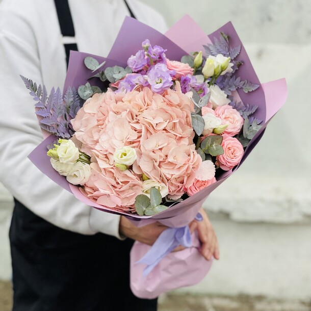 Авторский букет. Роза. Гортензия., артикул F1165907 - 3790 рублей, доставка по городу. Flawery - доставка цветов