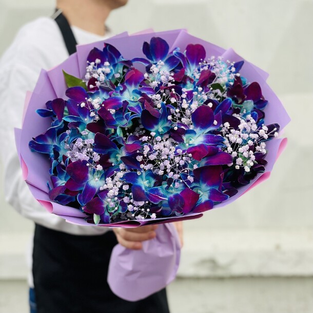 51 орхидея с гипсофилой, артикул F1166593 - 4990 рублей, доставка по городу. Flawery - доставка цветов