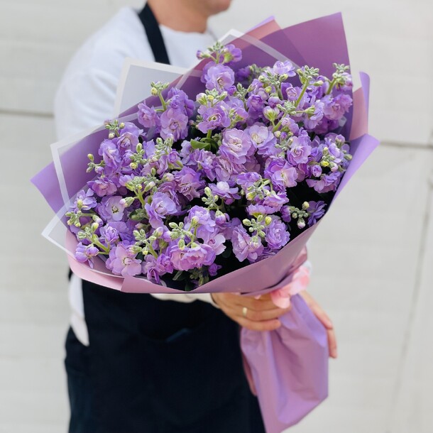 Букет ароматной маттиолы, артикул F1204478 - 6000 рублей, доставка по городу. Flawery - доставка цветов