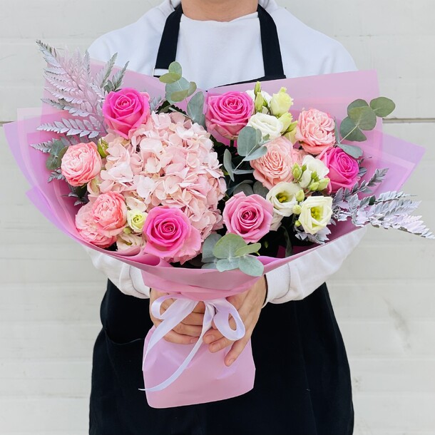 Нежный букет с эустомой, артикул F1204486 - 5000 рублей, доставка по городу. Flawery - доставка цветов