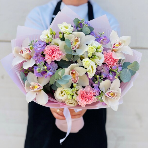 Букет с королевскими орхидеями, артикул F1204648 - 7000 рублей, доставка по городу. Flawery - доставка цветов