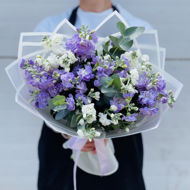 Букет ароматных маттиол микс, артикул F1204652 - 4700 рублей, доставка по городу. Flawery - доставка цветов