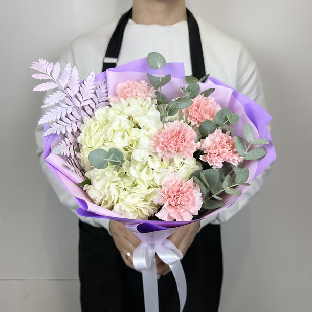 Зефирный комплимент с гортензией, артикул F1243465 - 2990 рублей, доставка по городу. Flawery - доставка цветов