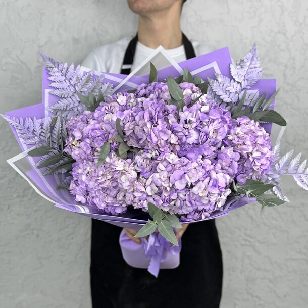 Букет сиреневых гортензий, артикул F1363090 - 6500 рублей, доставка по городу. Flawery - доставка цветов